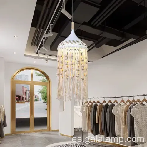 Luz colgante boho macrame hecha a mano para una lámpara acogedora